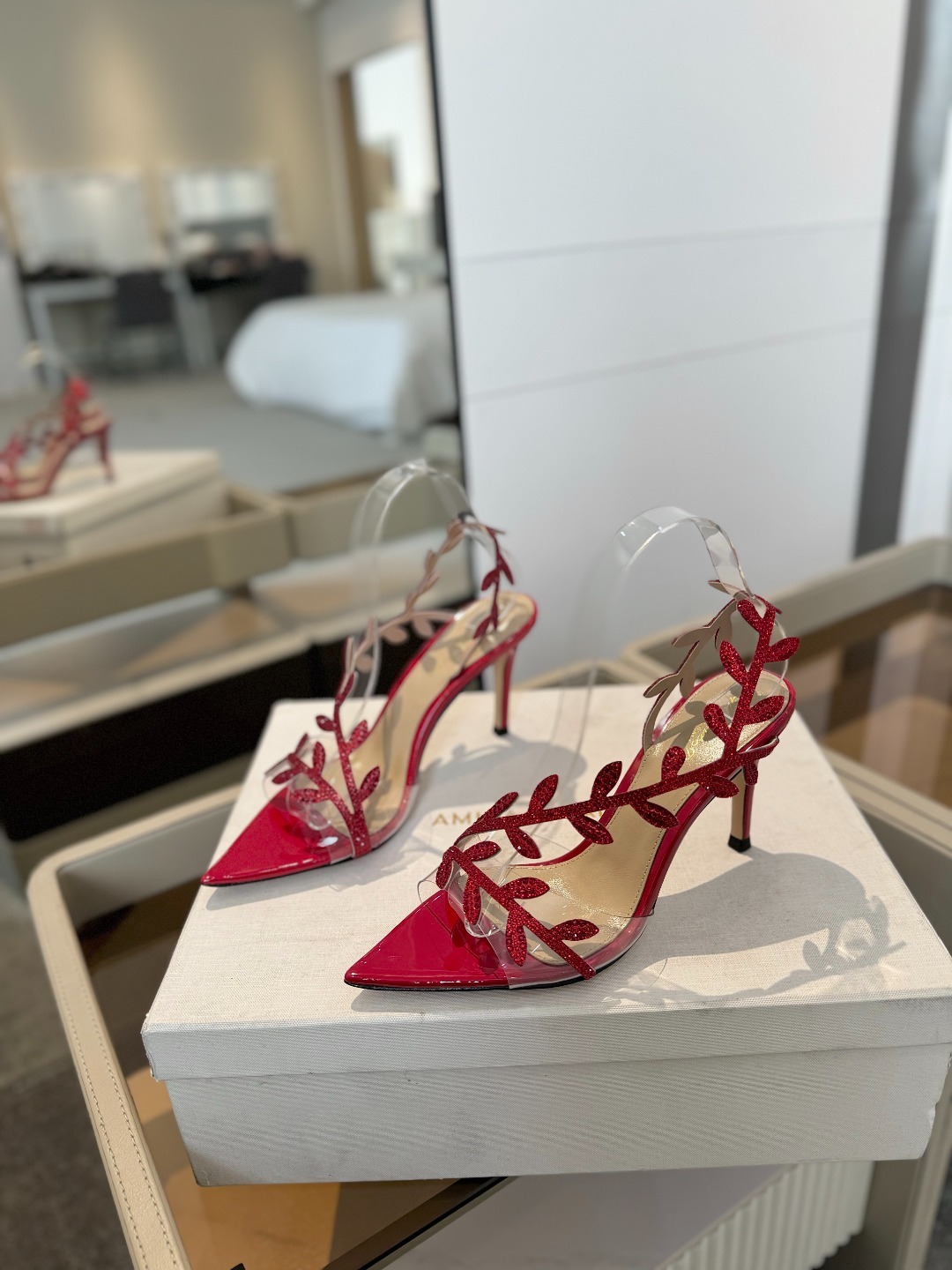 Gianvitorossi2025新款拖鞋顶级版本代购品质!施华洛奇水钻尖头高跟拖鞋宛如从童话中走来的仙