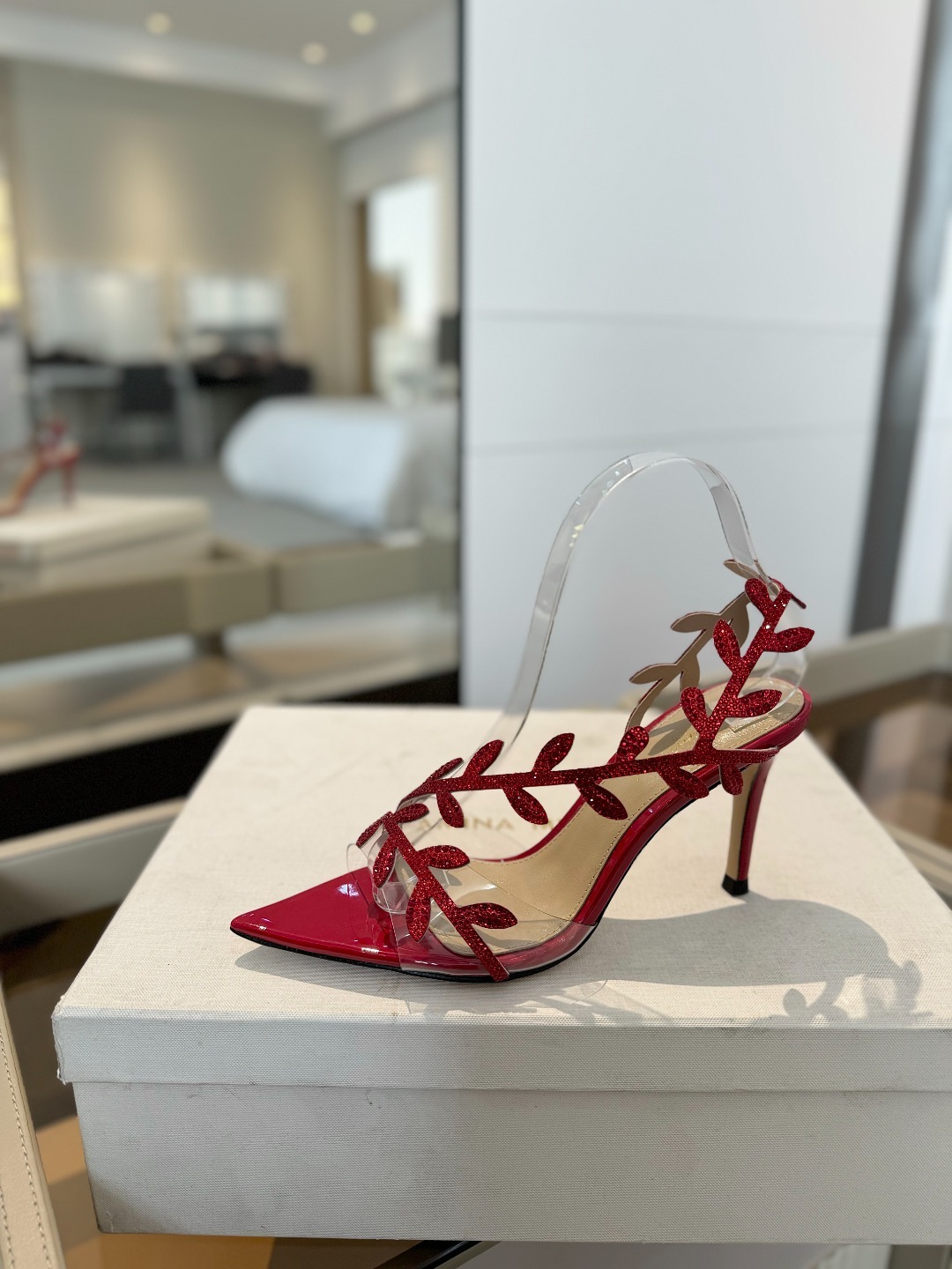 Gianvitorossi2025新款拖鞋顶级版本代购品质!施华洛奇水钻尖头高跟拖鞋宛如从童话中走来的仙