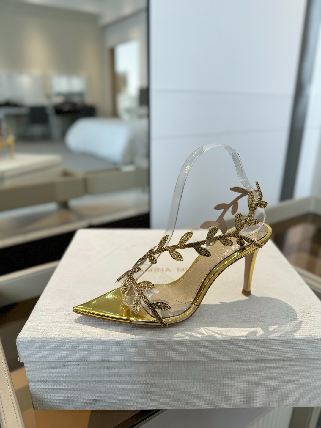 Gianvitorossi2025新款拖鞋顶级版本代购品质!施华洛奇水钻尖头高跟拖鞋宛如从童话中走来的仙