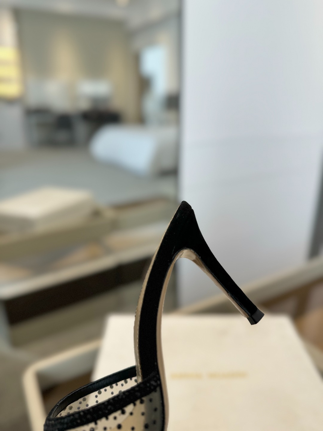 Gianvito rossi
👠2025 新款拖鞋顶级版本,代购品质!👡施华洛奇水钻尖头高跟拖鞋,宛