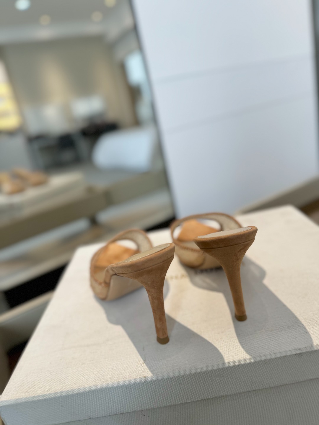 Gianvito rossi
👠2025 新款拖鞋顶级版本,代购品质!👡施华洛奇水钻尖头高跟拖鞋,宛