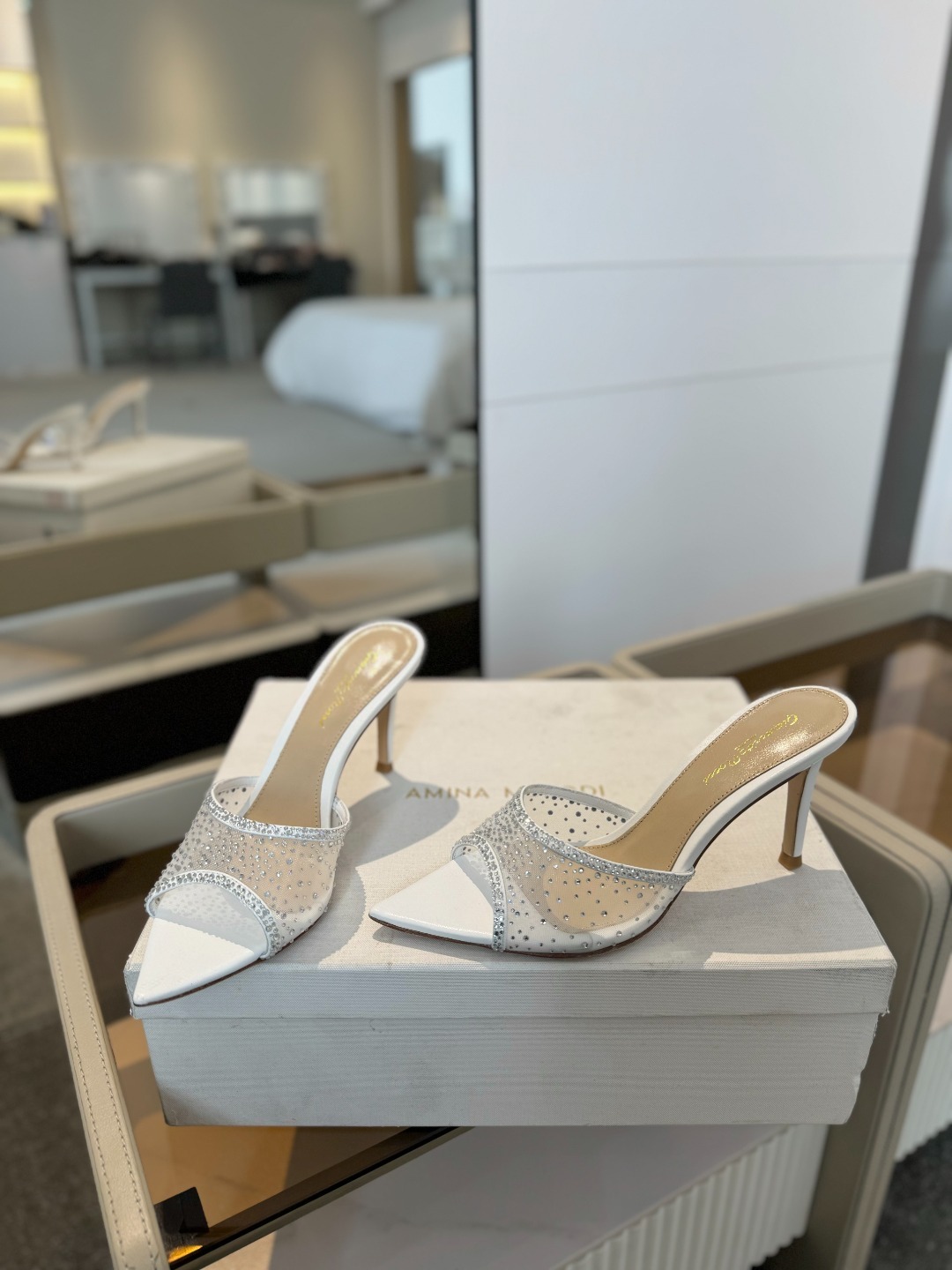 Gianvito rossi
👠2025 新款拖鞋顶级版本,代购品质!👡施华洛奇水钻尖头高跟拖鞋,宛