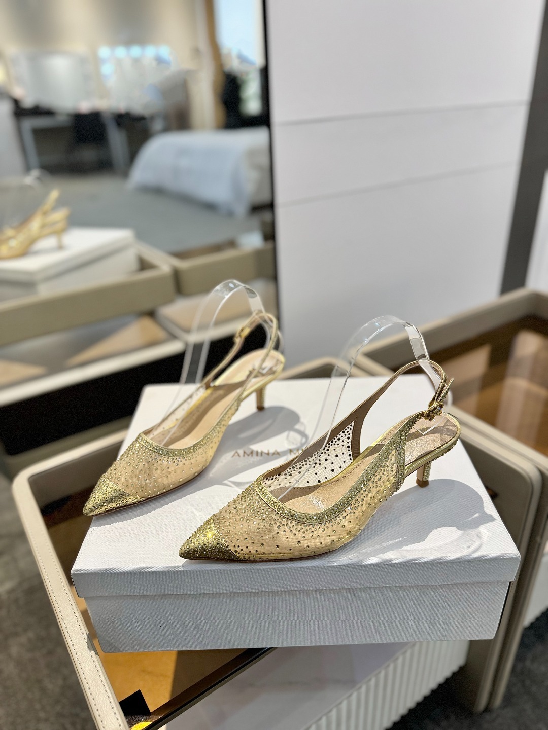 Gianvito rossi 👠
2025新款凉鞋
顶级版本
代购品质
👡这双施华洛奇水钻搭配网高跟尖