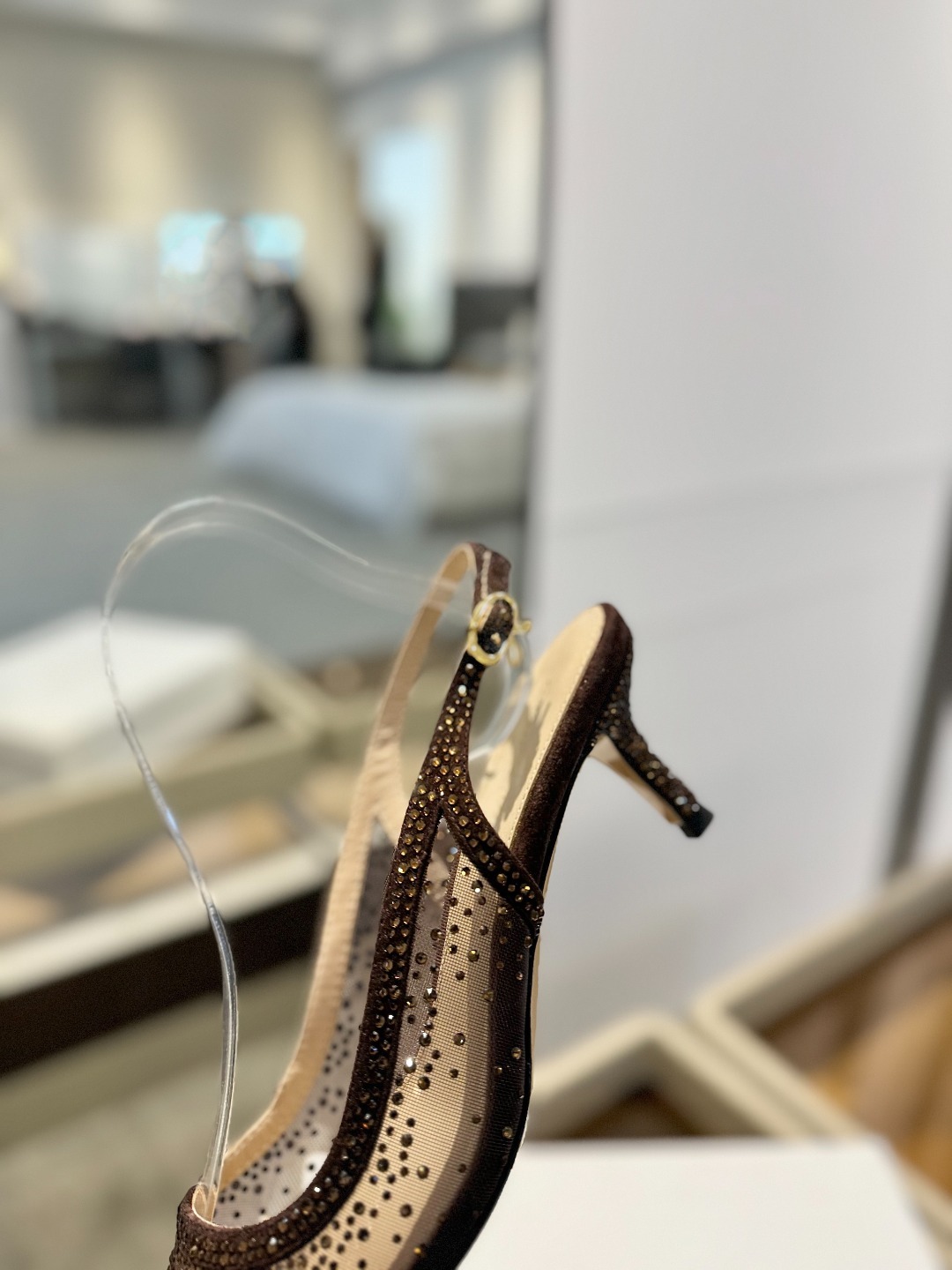 Gianvito rossi 👠
2025新款凉鞋
顶级版本
代购品质
👡这双施华洛奇水钻搭配网高跟尖