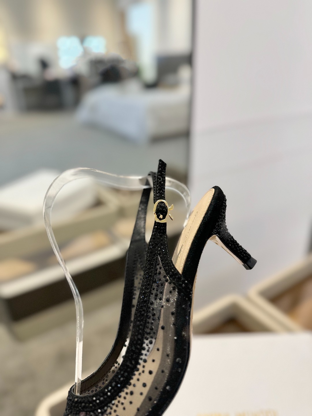 Gianvito rossi 👠
2025新款凉鞋
顶级版本
代购品质
👡这双施华洛奇水钻搭配网高跟尖
