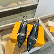 2025 最新 L✔️ 家早春款专柜最新走秀官网系列、同步更新、完美楦型+设计、再现经典、工艺及其复 2025 最新 L✔️ 家早春款专柜最新走秀官网系列、同步更新、完美楦型+设计、再现经典、工艺及其复