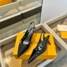 2025 最新 L✔️ 家早春款专柜最新走秀官网系列、同步更新、完美楦型+设计、再现经典、工艺及其复 2025 最新 L✔️ 家早春款专柜最新走秀官网系列、同步更新、完美楦型+设计、再现经典、工艺及其复