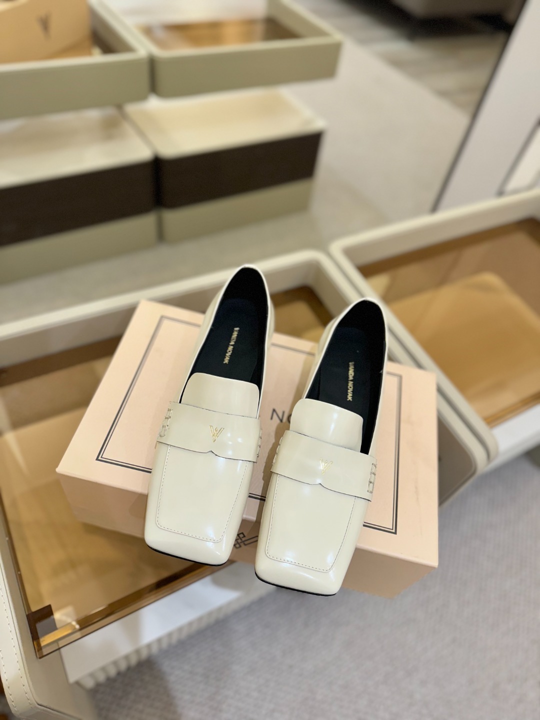 2025 春秋 全网独家授权销售
VANDA NOVAK来自意大利品牌 全网独家