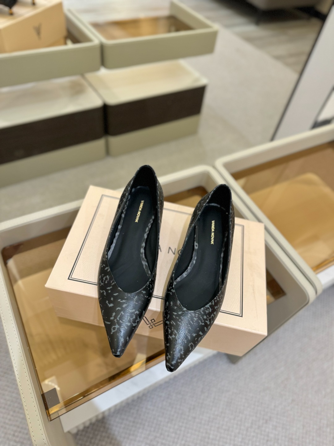 2025 春秋 全网独家授权销售
VANDA NOVAK来自意大利品牌 全网独家