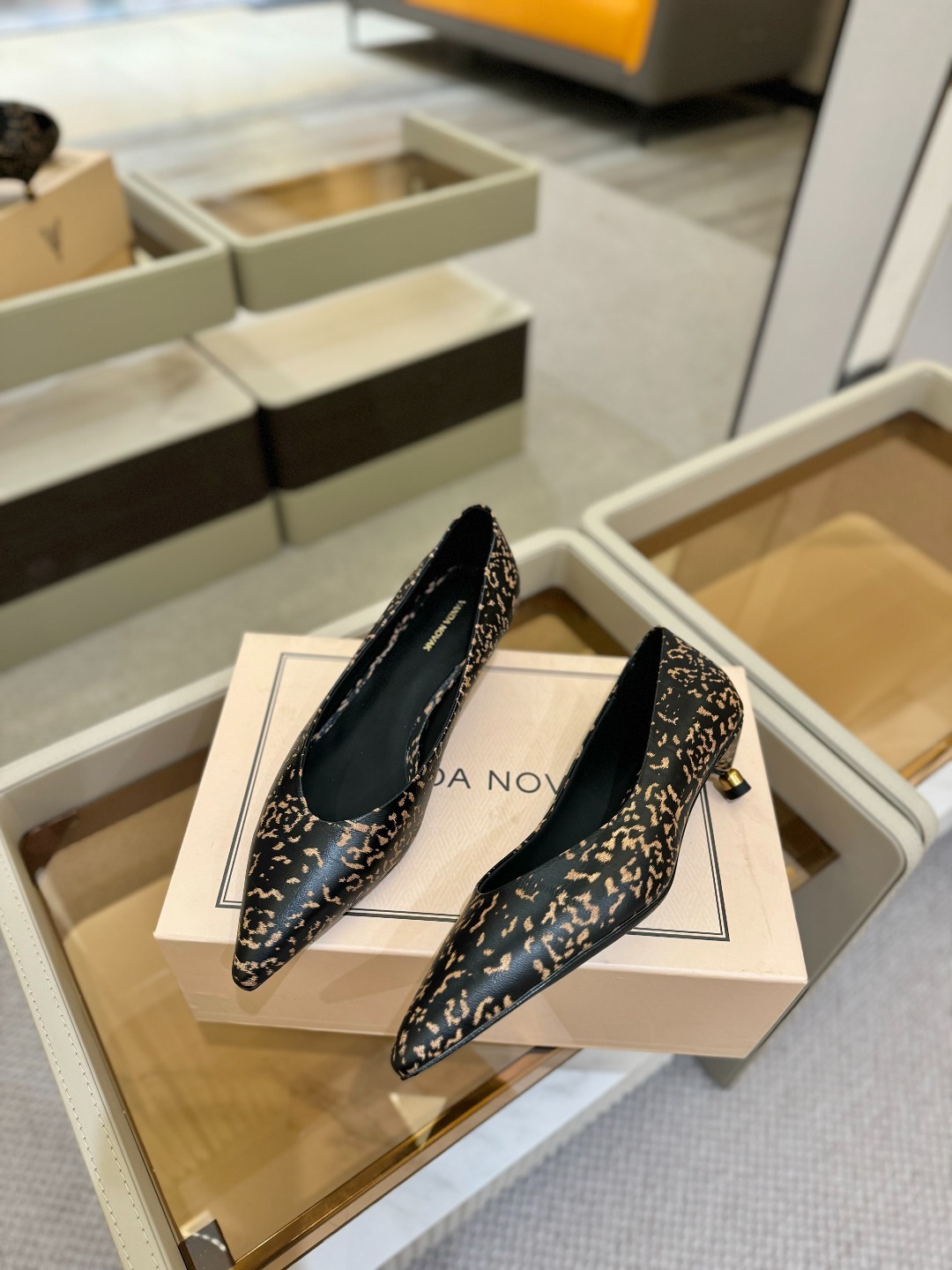 2025 春秋 全网独家授权销售
VANDA NOVAK来自意大利品牌 全网独家