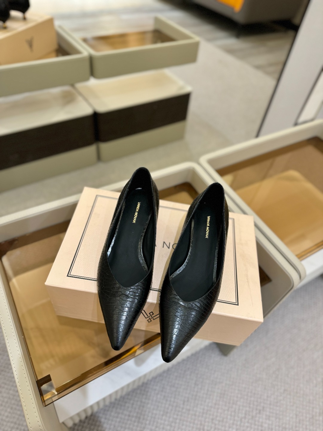 2025 春秋 全网独家授权销售
VANDA NOVAK来自意大利品牌 全网独家