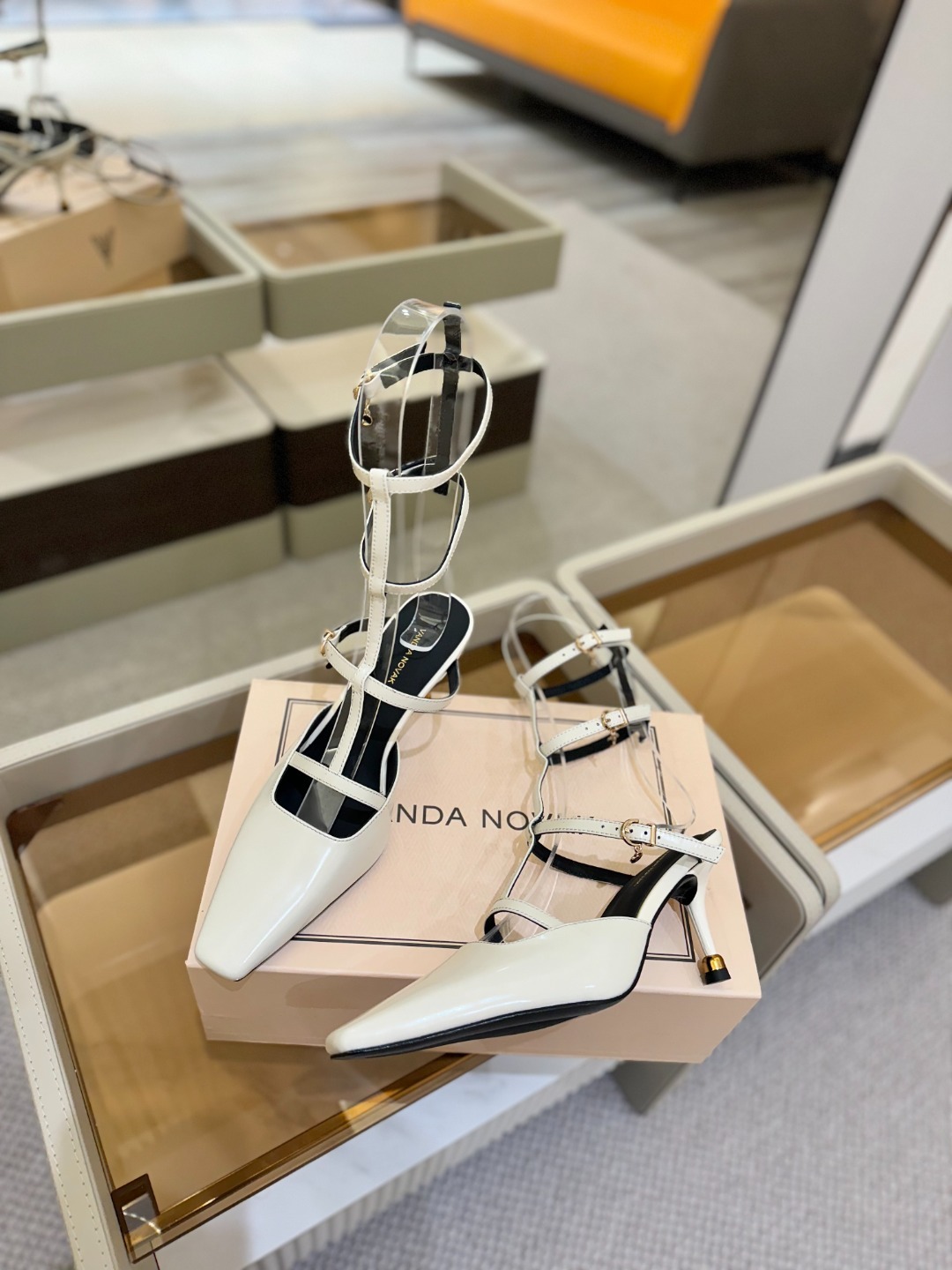 2025 春秋 全网独家授权销售
VANDA NOVAK来自意大利品牌 全网独家