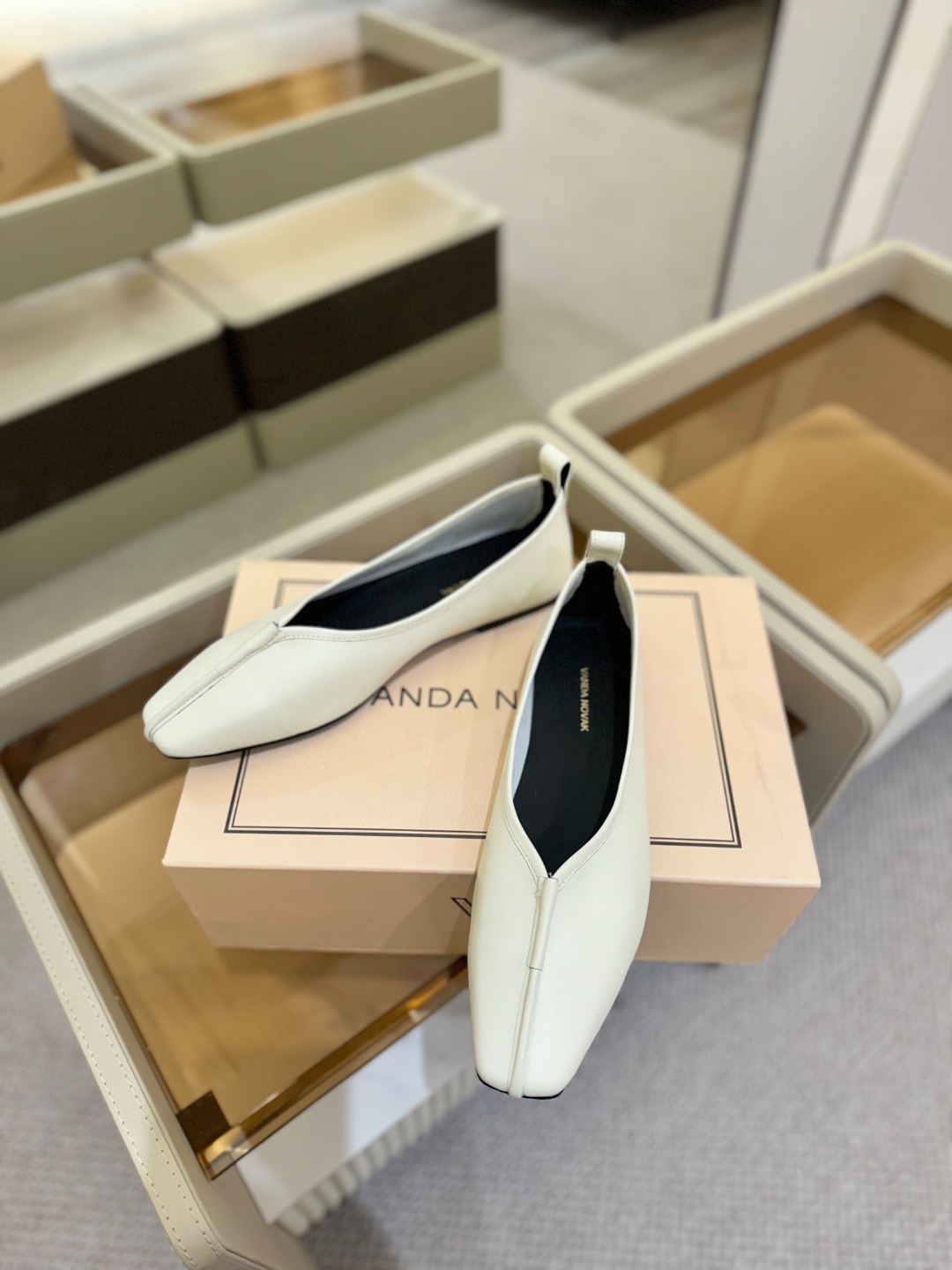 2025 春秋 全网独家授权销售
VANDA NOVAK来自意大利品牌 全网独家