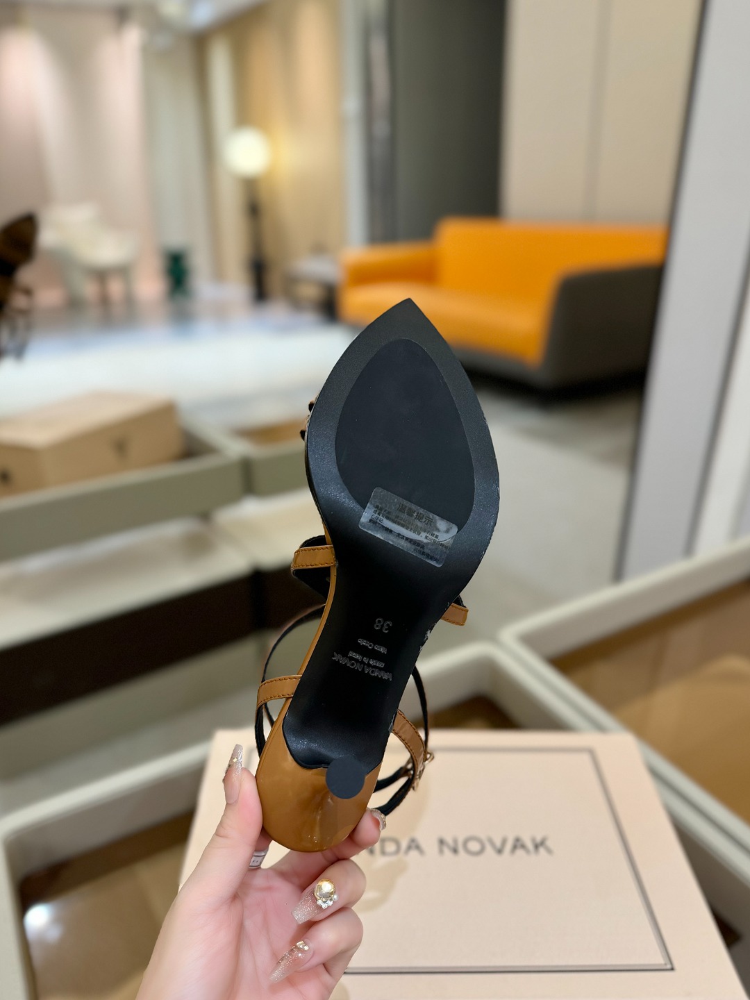 
  2025 春秋 新款全网毒家授权销售
VANDA NOVAK来自意大利品牌  全网独家
     