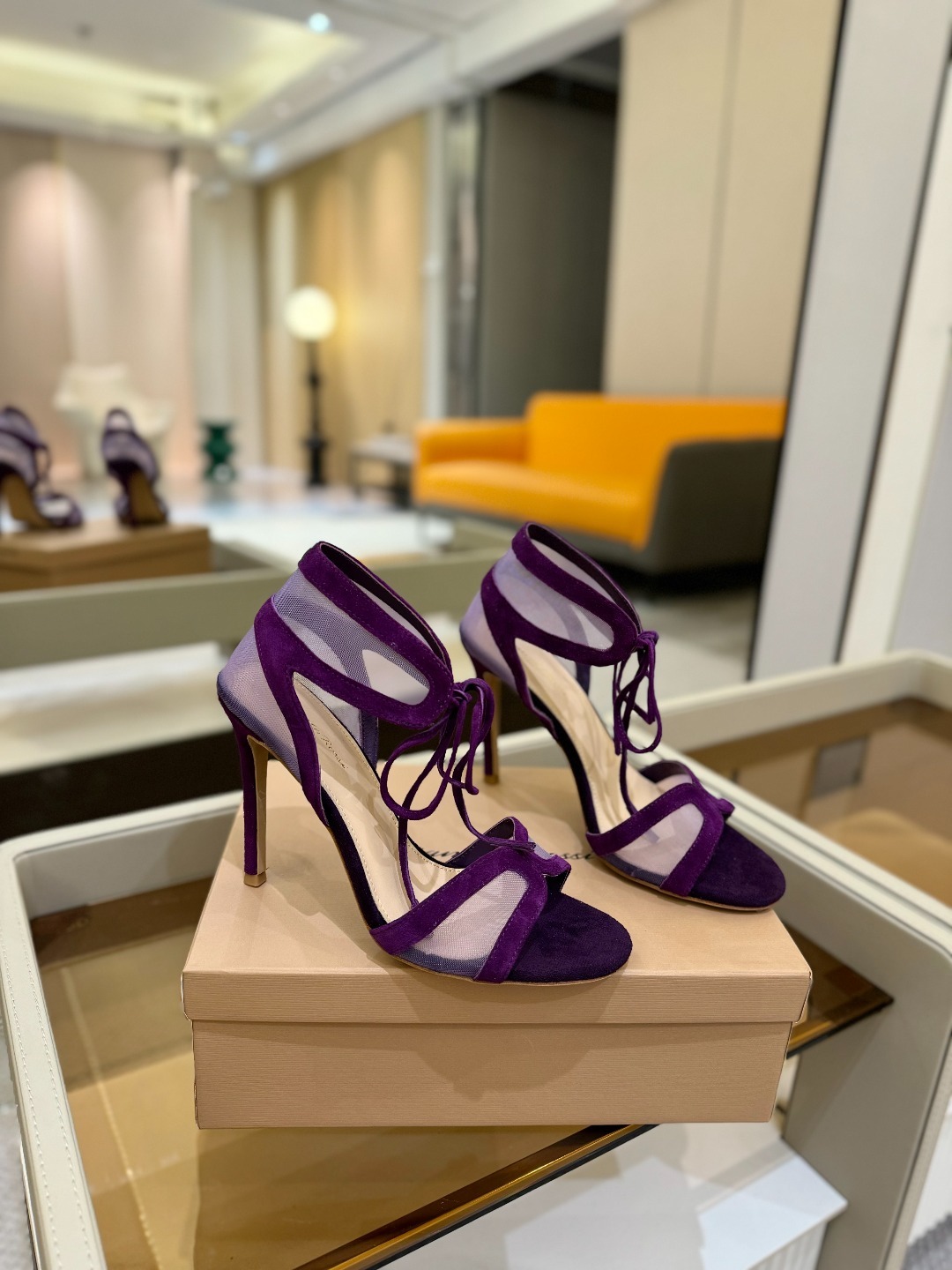 Gianvito rossi
💕2025𝙨𝙨 这款高跟鞋
极简主义的 Elle、Gianvi