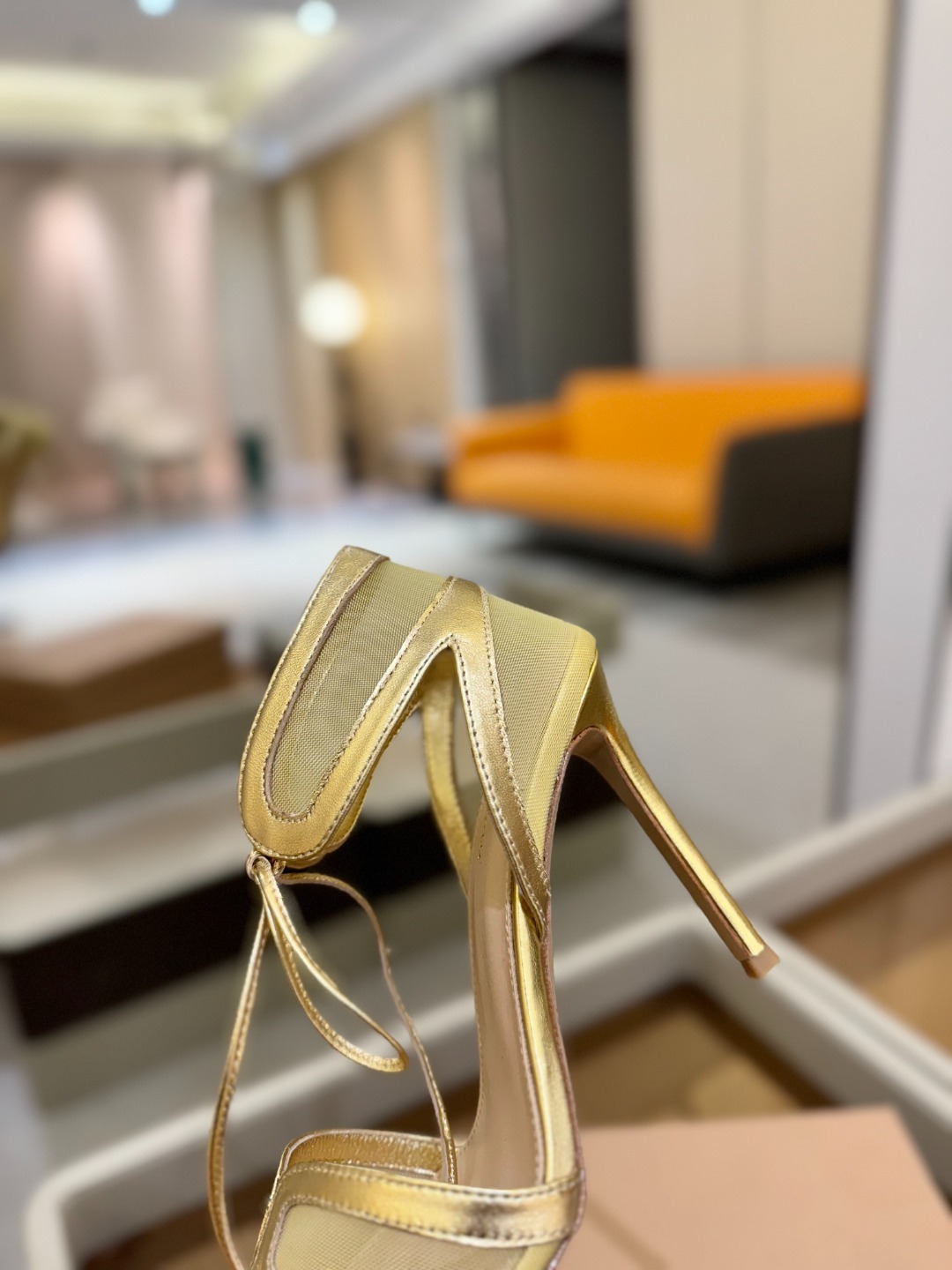Gianvito rossi
💕2025𝙨𝙨 这款高跟鞋
极简主义的 Elle、Gianvi