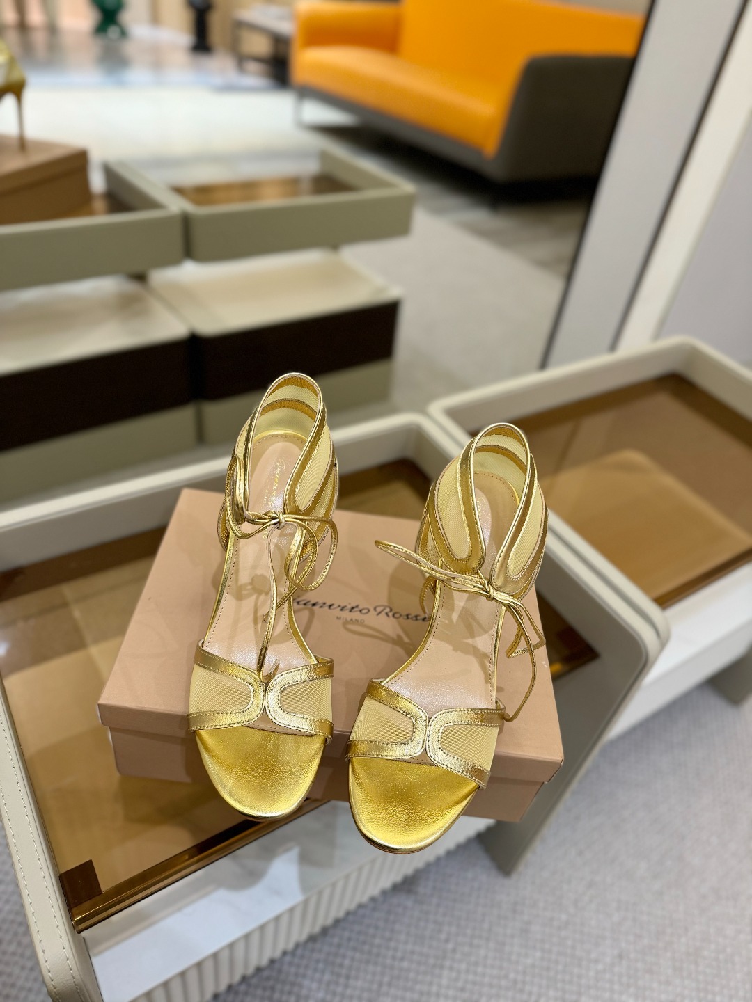 Gianvito rossi
💕2025𝙨𝙨 这款高跟鞋
极简主义的 Elle、Gianvi