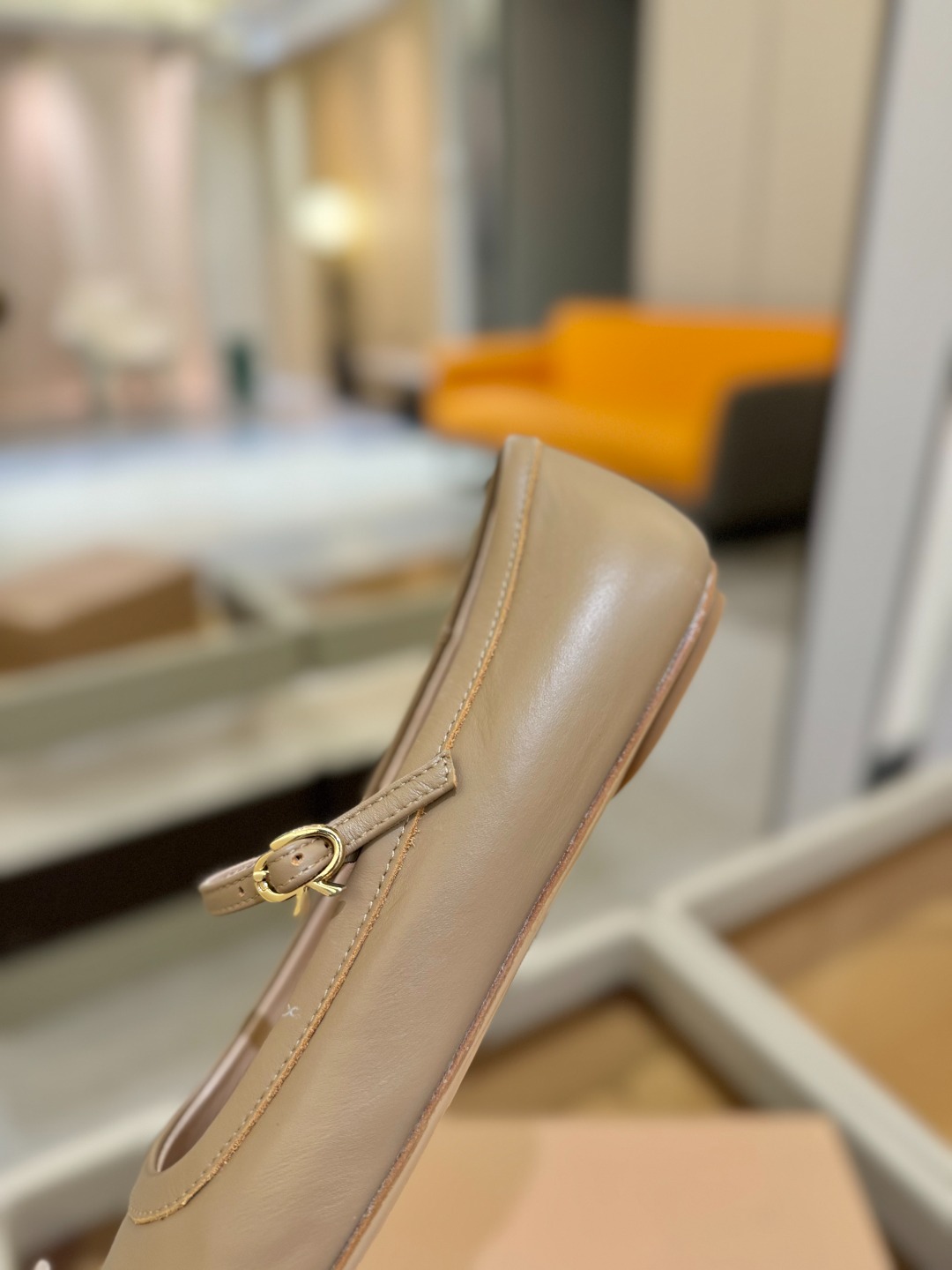 
   Gianvito Rossi
2025 春夏款 罗西 GR 芭蕾舞鞋平底玛丽珍单鞋
异域💫风情满