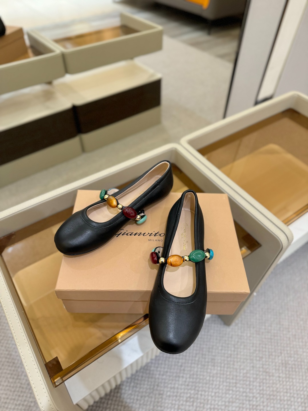 
    Gianvito Rossi
2025  春夏新款  罗西   GR  宝石芭蕾舞鞋平底玛丽珍