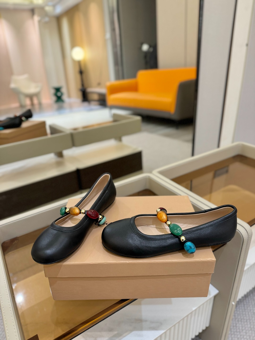
    Gianvito Rossi
2025  春夏新款  罗西   GR  宝石芭蕾舞鞋平底玛丽珍