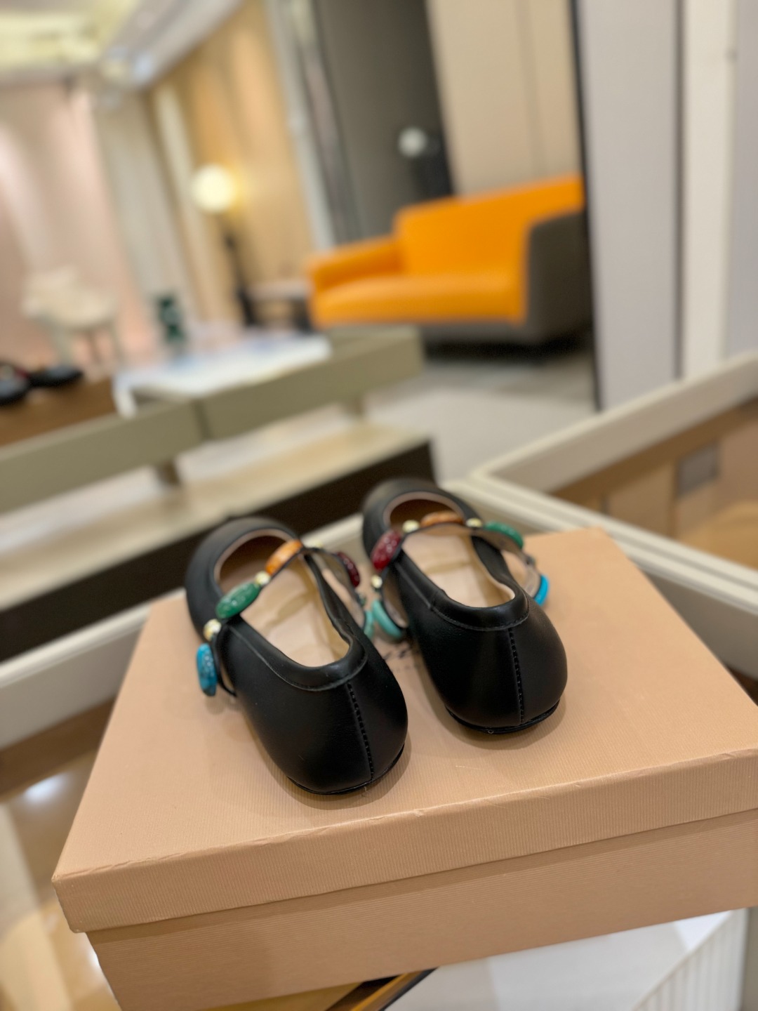 
    Gianvito Rossi
2025  春夏新款  罗西   GR  宝石芭蕾舞鞋平底玛丽珍