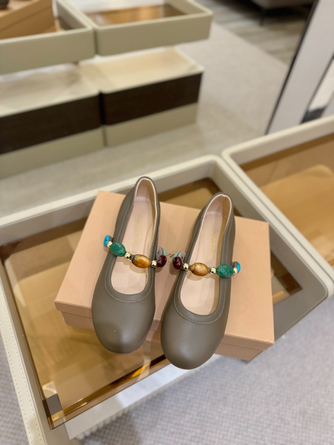 
    Gianvito Rossi
2025  春夏新款  罗西   GR  宝石芭蕾舞鞋平底玛丽珍
