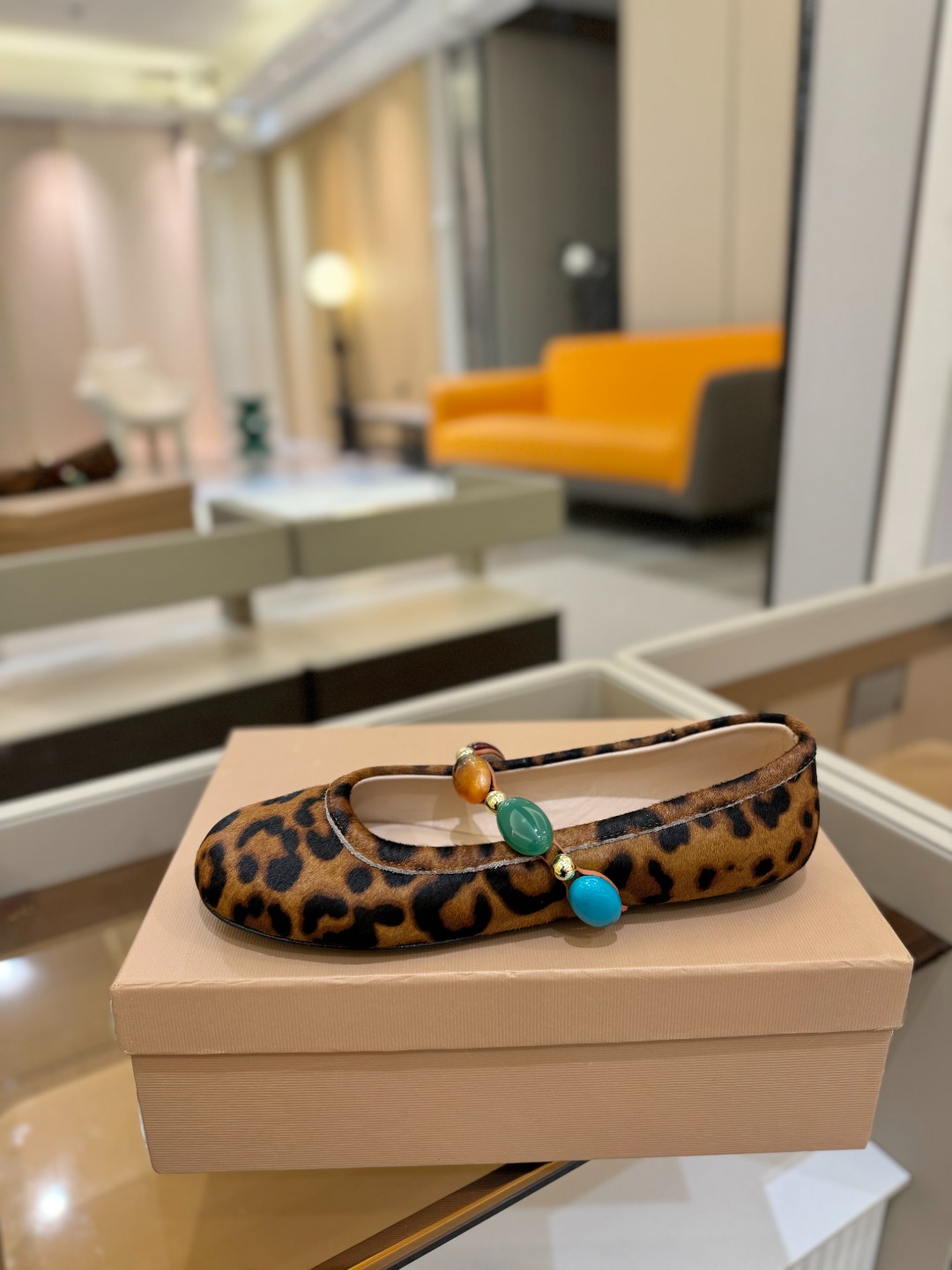 
    Gianvito Rossi
2025  春夏新款  罗西   GR  宝石芭蕾舞鞋平底玛丽珍