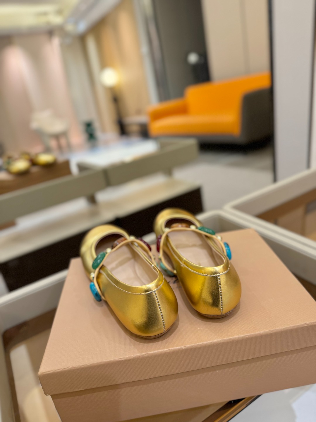 
    Gianvito Rossi
2025  春夏新款  罗西   GR  宝石芭蕾舞鞋平底玛丽珍