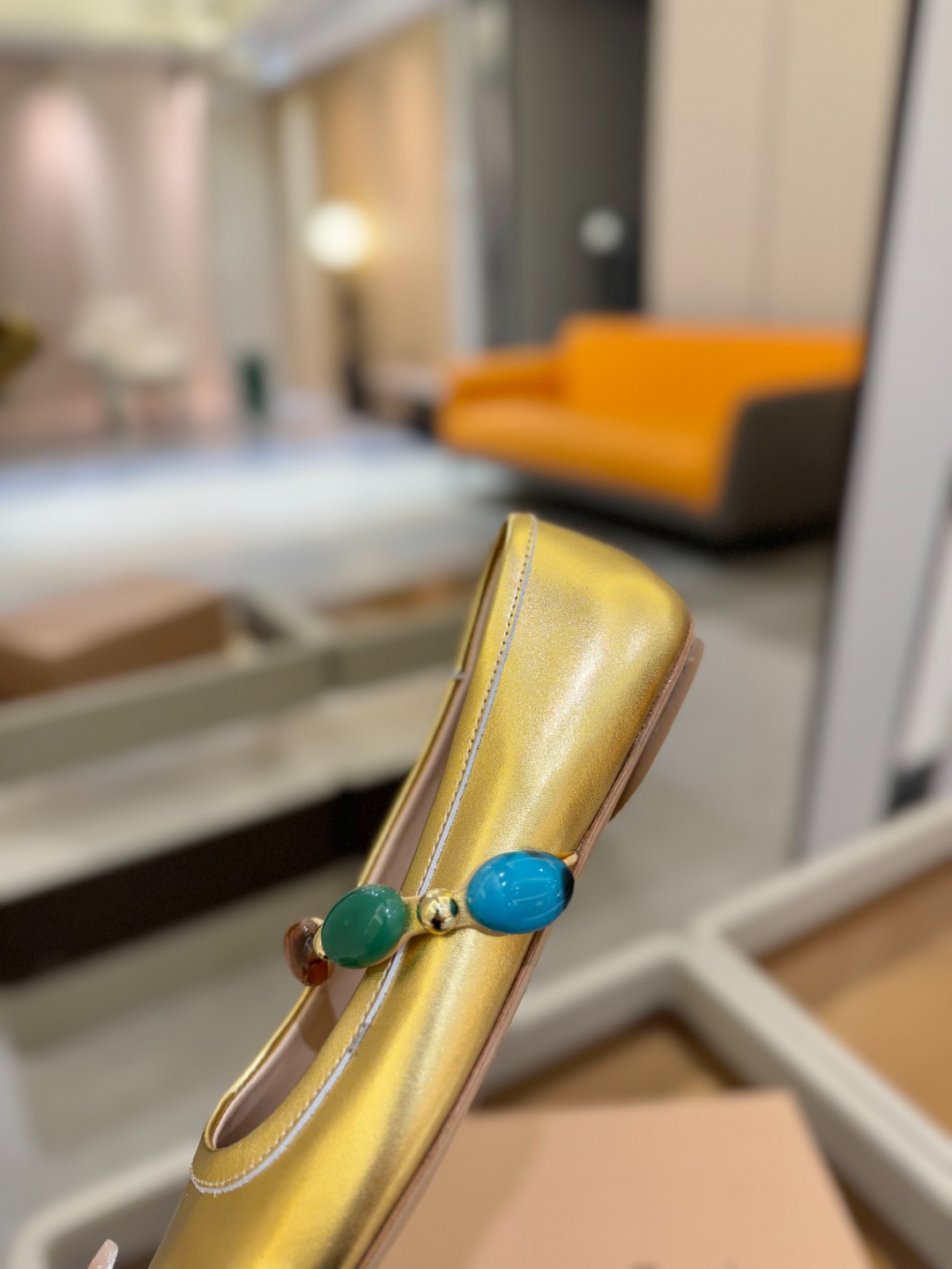 
    Gianvito Rossi
2025  春夏新款  罗西   GR  宝石芭蕾舞鞋平底玛丽珍