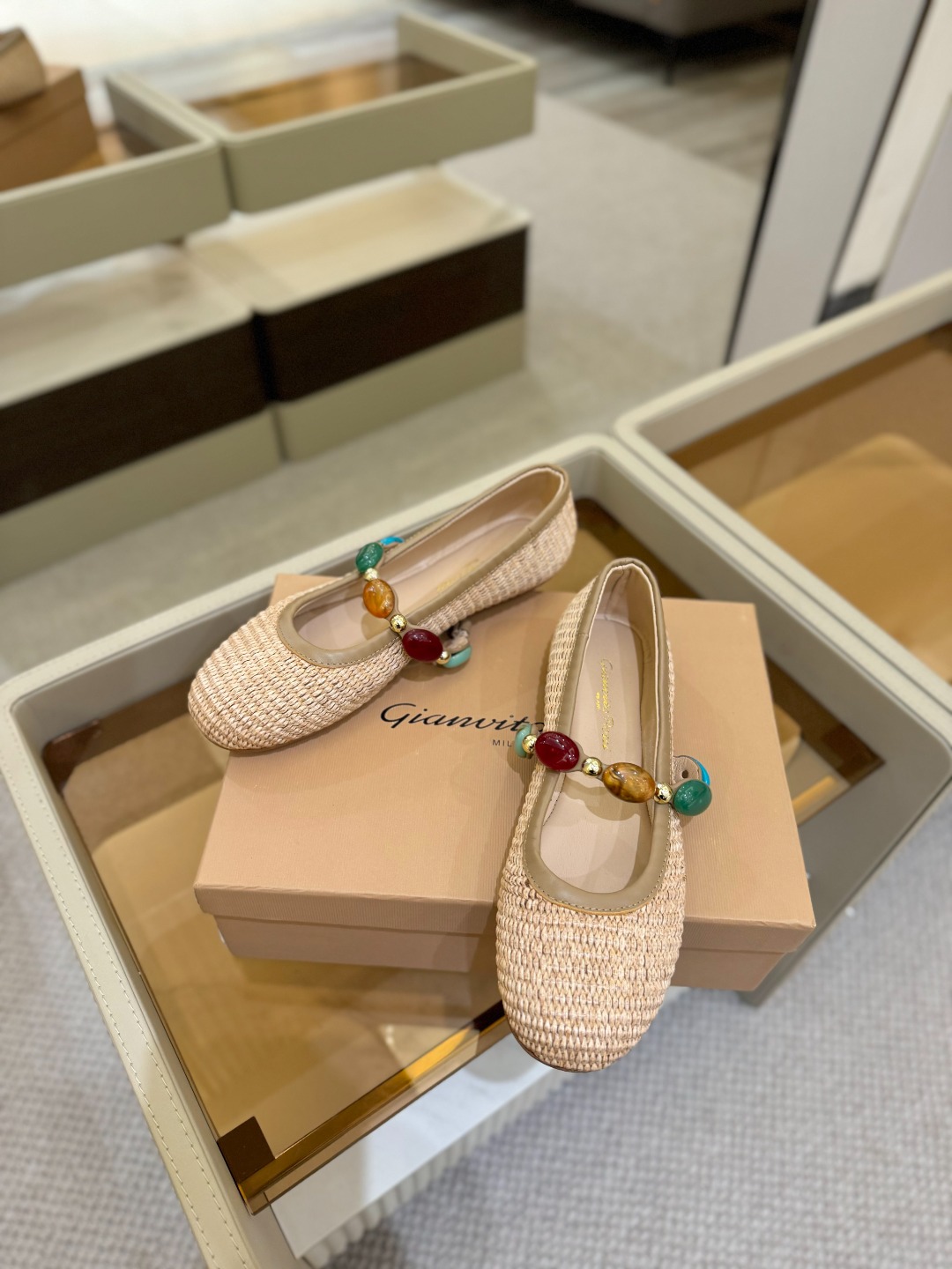 
    Gianvito Rossi
2025  春夏新款  罗西   GR  宝石芭蕾舞鞋平底玛丽珍