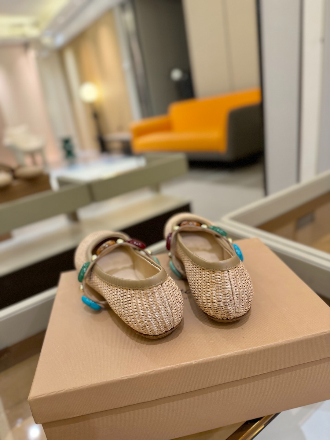 
    Gianvito Rossi
2025  春夏新款  罗西   GR  宝石芭蕾舞鞋平底玛丽珍