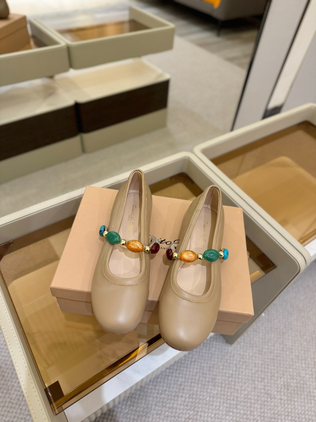
    Gianvito Rossi
2025  春夏新款  罗西   GR  宝石芭蕾舞鞋平底玛丽珍