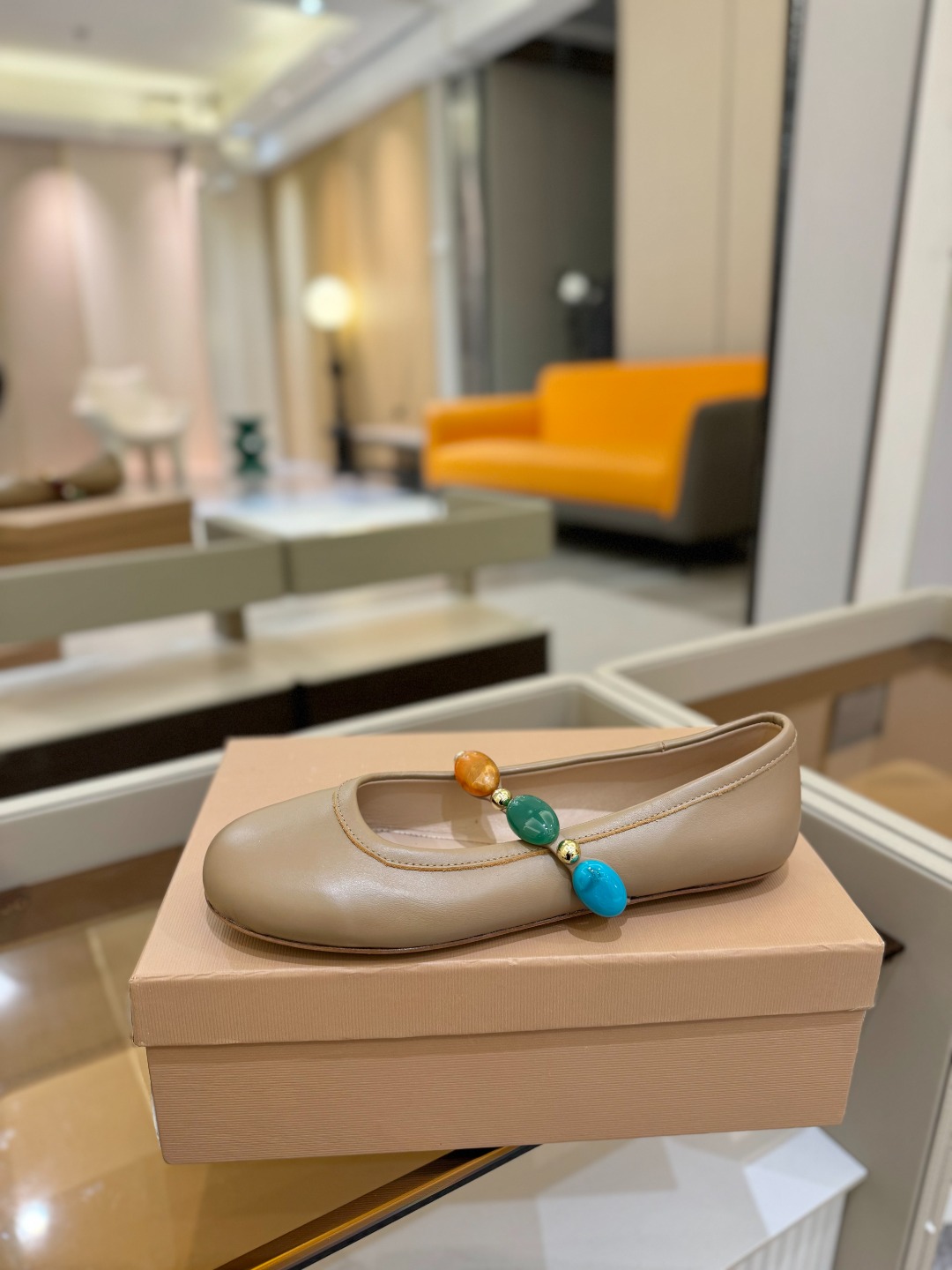 
    Gianvito Rossi
2025  春夏新款  罗西   GR  宝石芭蕾舞鞋平底玛丽珍
