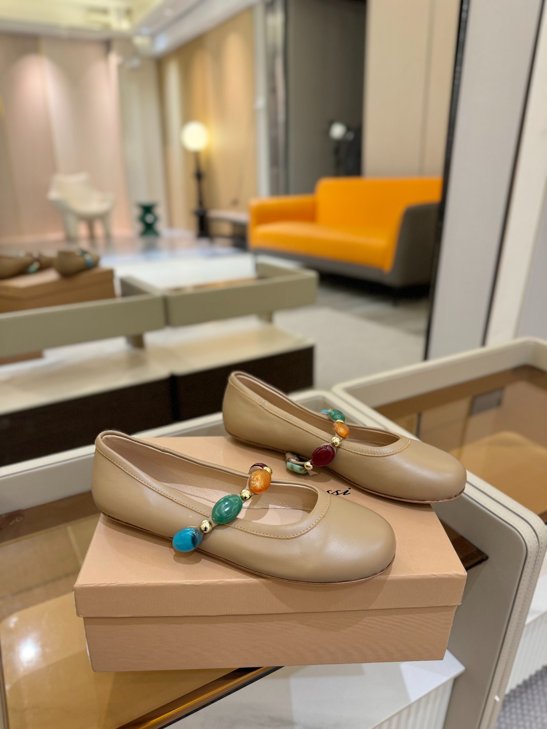 
    Gianvito Rossi
2025  春夏新款  罗西   GR  宝石芭蕾舞鞋平底玛丽珍