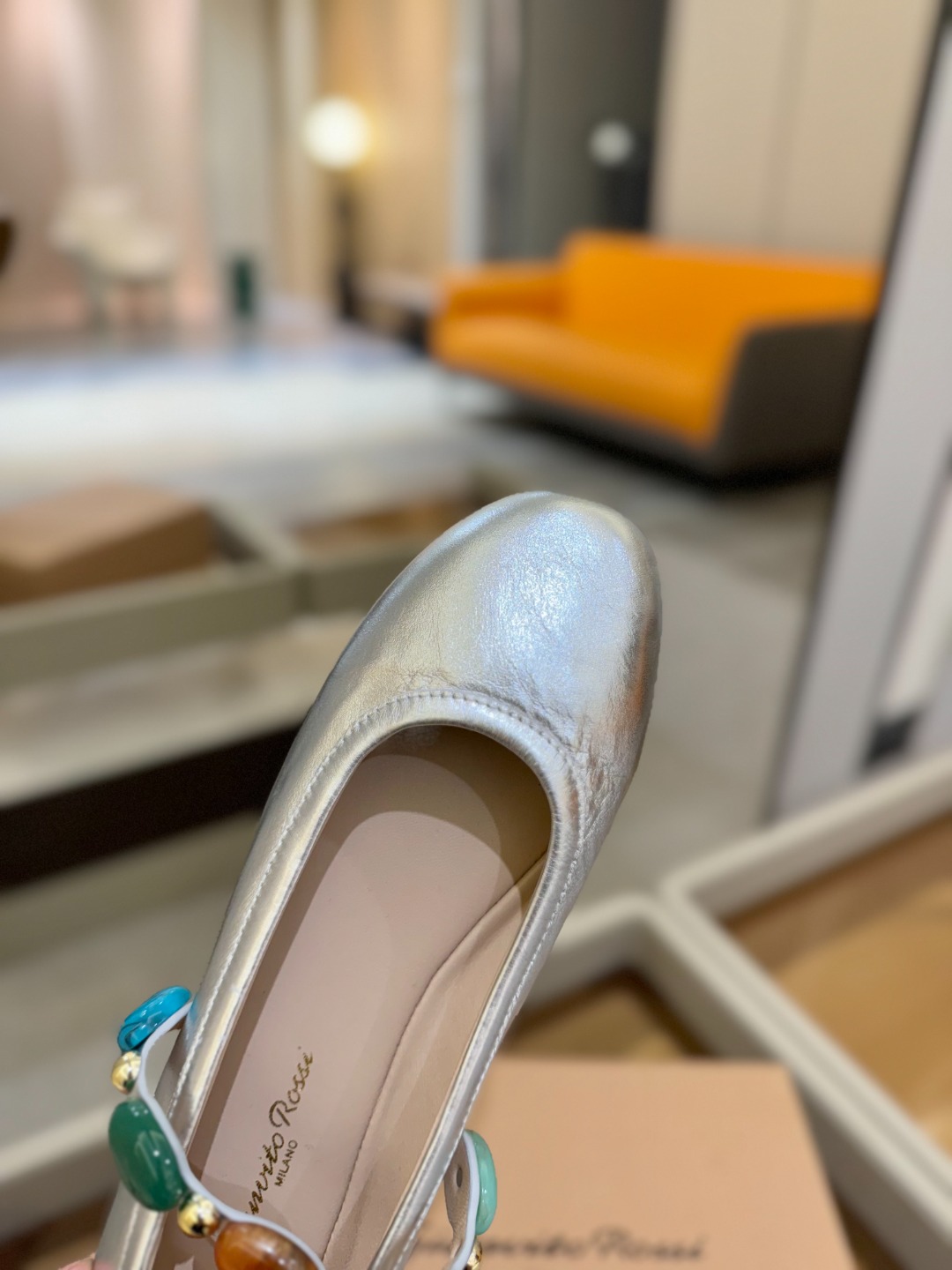 
    Gianvito Rossi
2025  春夏新款  罗西   GR  宝石芭蕾舞鞋平底玛丽珍