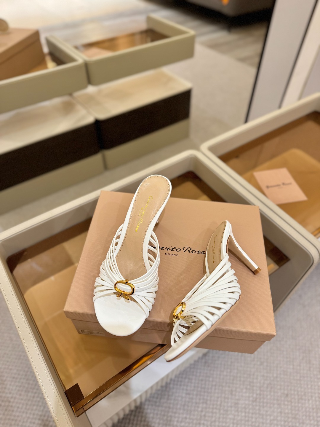 Gianvito Rossi
👠2025新款拖鞋
原版开发 顶级版本 代购品质
Gianvito