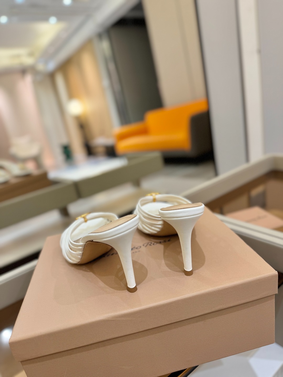 Gianvito Rossi
👠2025新款拖鞋
原版开发 顶级版本 代购品质
Gianvito