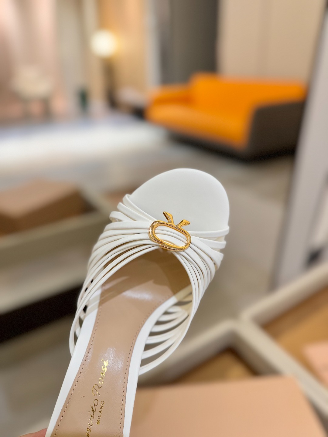 Gianvito Rossi
👠2025新款拖鞋
原版开发 顶级版本 代购品质
Gianvito