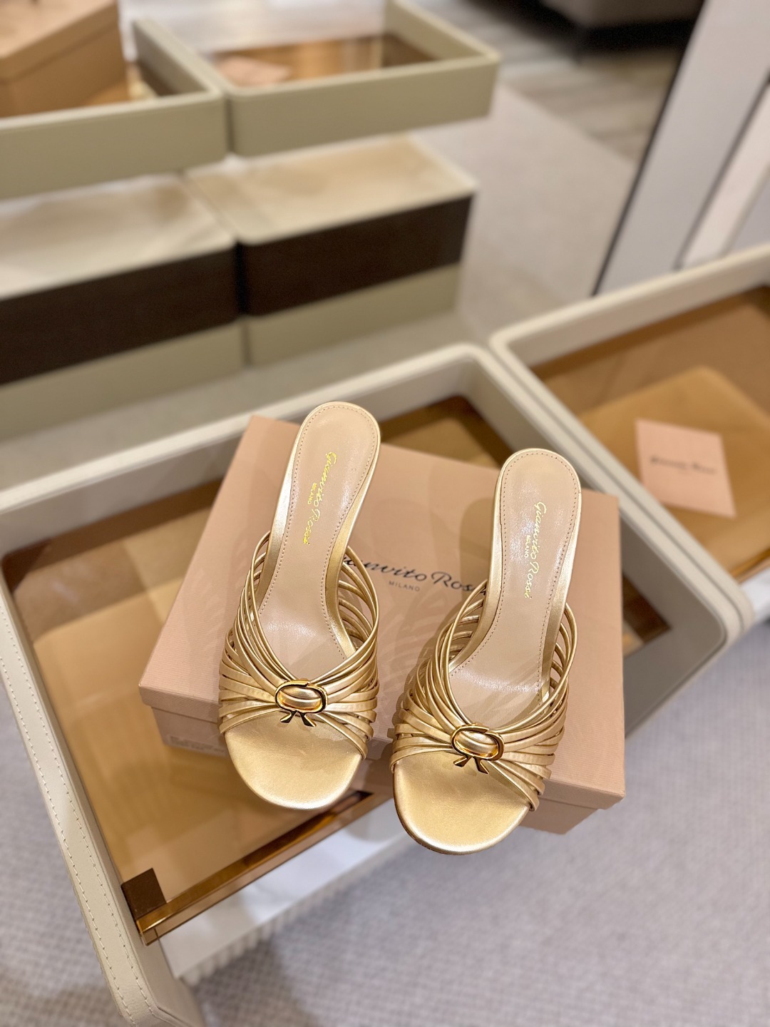 Gianvito Rossi
👠2025新款拖鞋
原版开发 顶级版本 代购品质
Gianvito