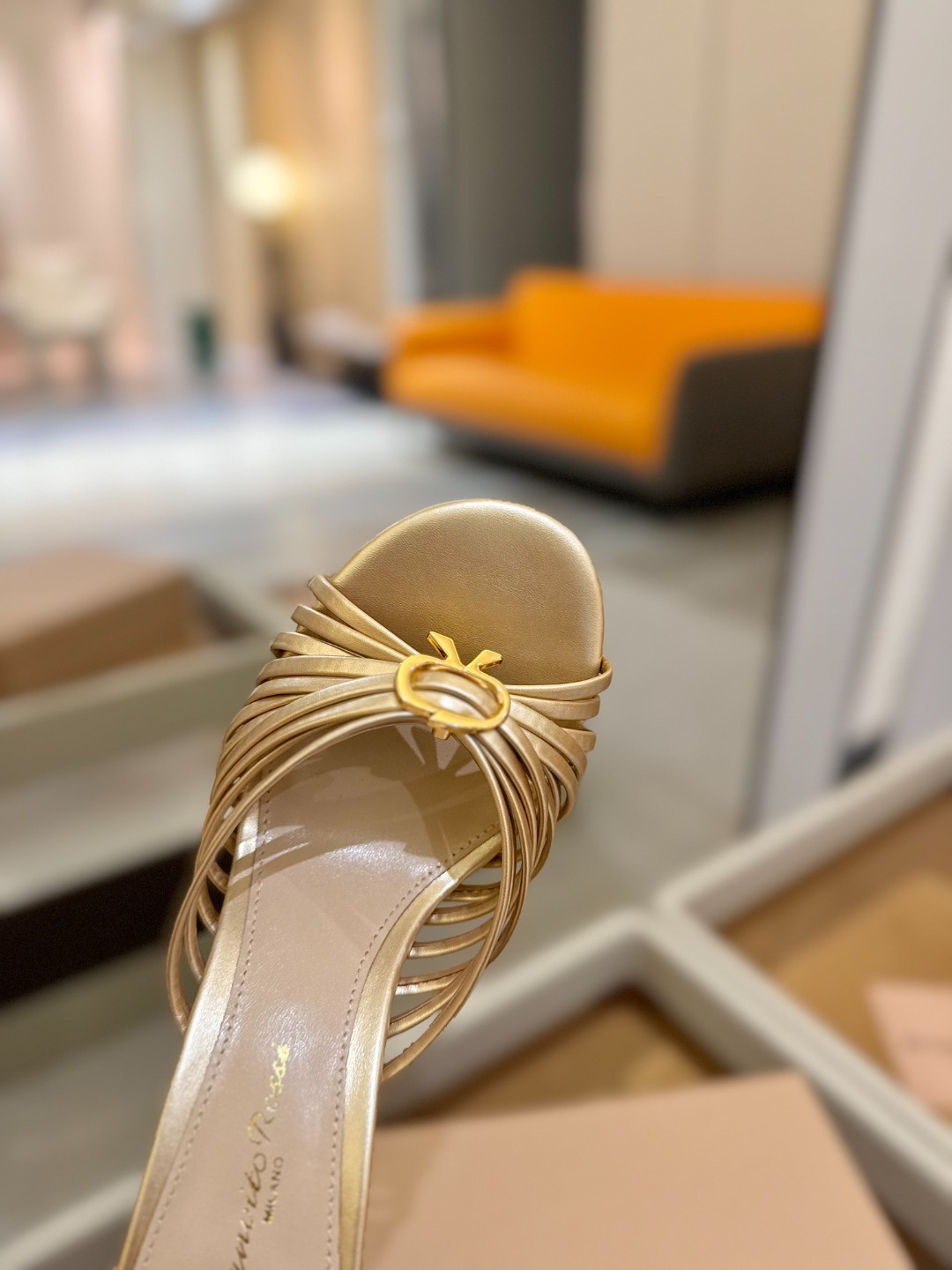 Gianvito Rossi
👠2025新款拖鞋
原版开发 顶级版本 代购品质
Gianvito