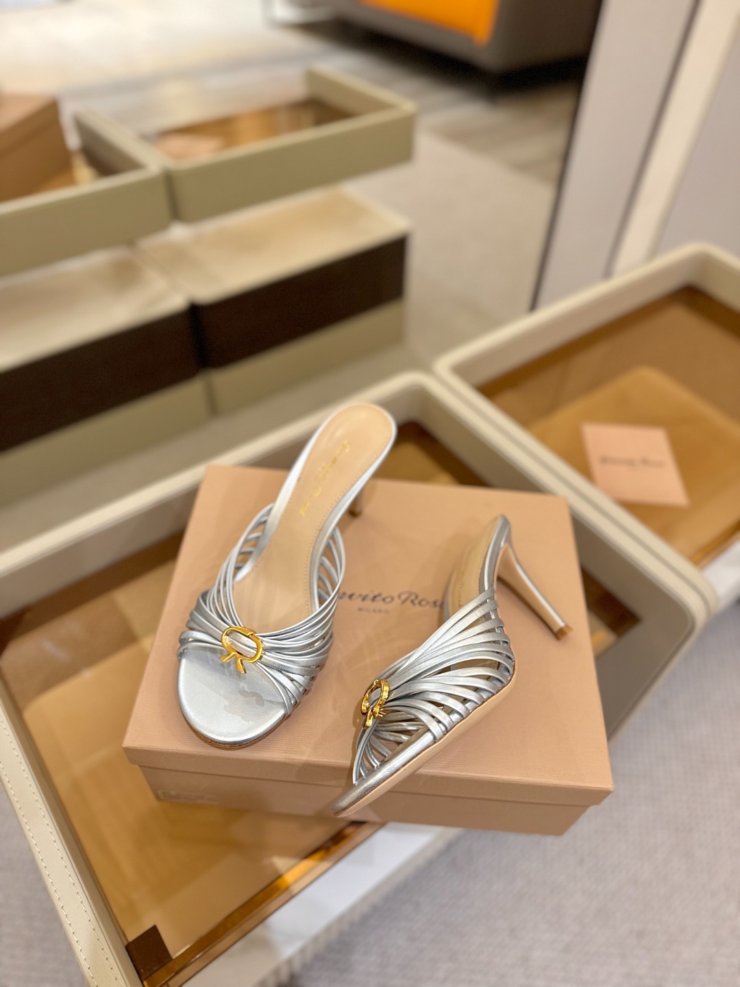 Gianvito Rossi
👠2025新款拖鞋
原版开发 顶级版本 代购品质
Gianvito