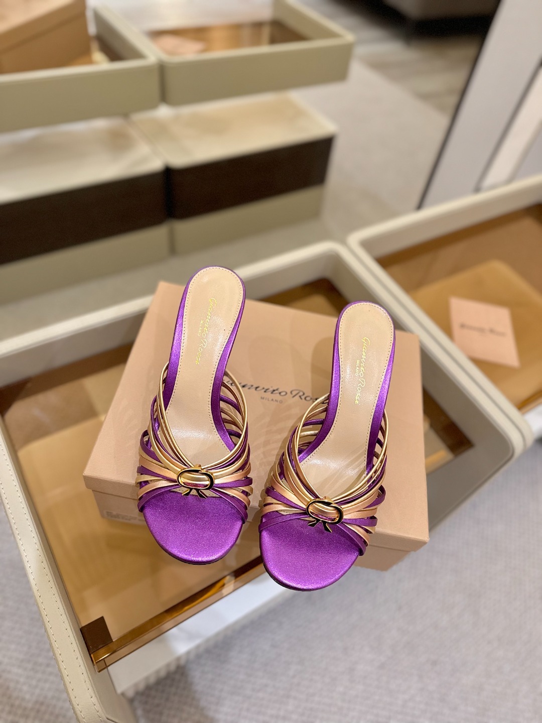 Gianvito Rossi
👠2025新款拖鞋
原版开发 顶级版本 代购品质
Gianvito