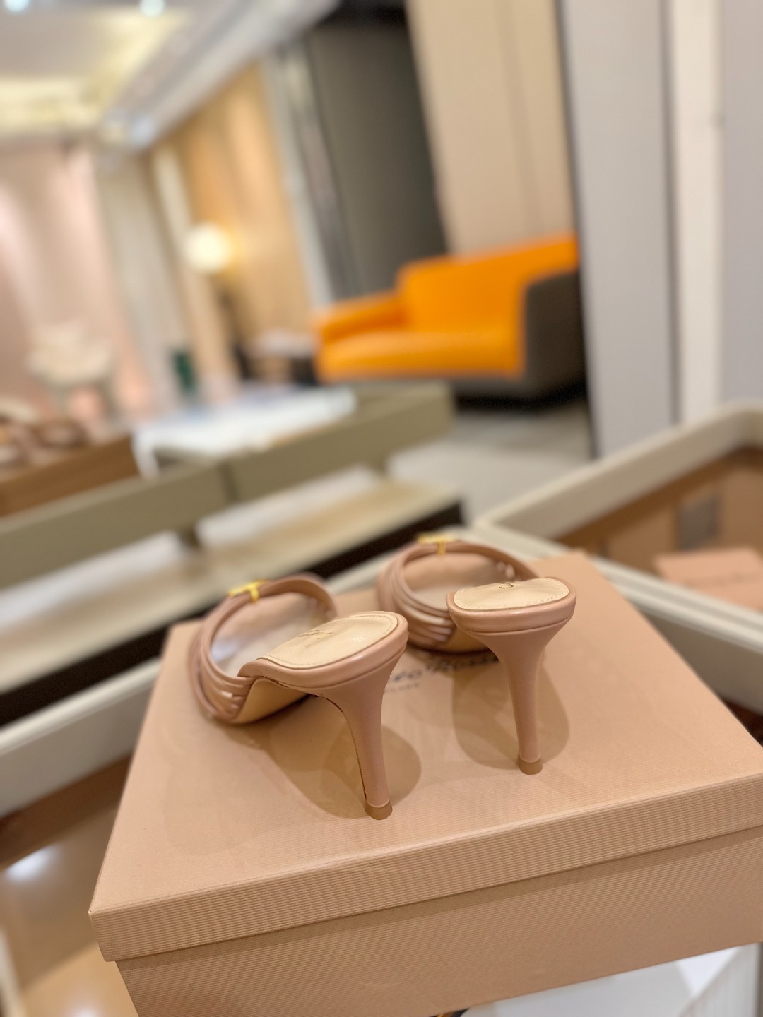 Gianvito Rossi
👠2025新款拖鞋
原版开发 顶级版本 代购品质
Gianvito