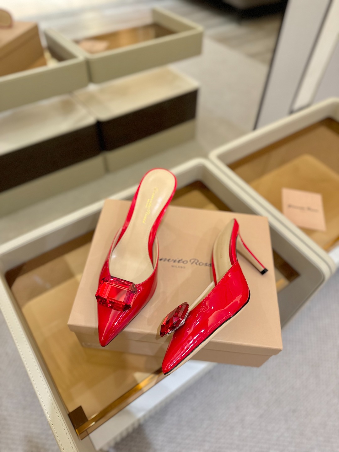 
Gianvito rossi 👠
2025新款拖鞋
 原版开发 顶级版本 代购品质 
一双超美的大宝石