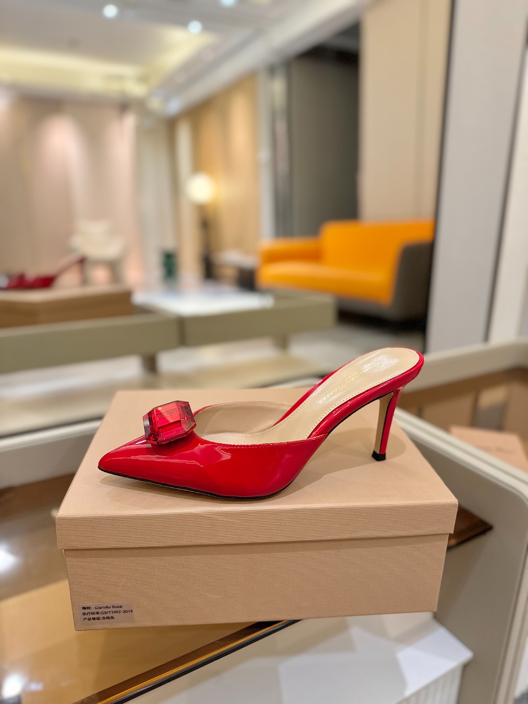 
Gianvito rossi 👠
2025新款拖鞋
 原版开发 顶级版本 代购品质 
一双超美的大宝石