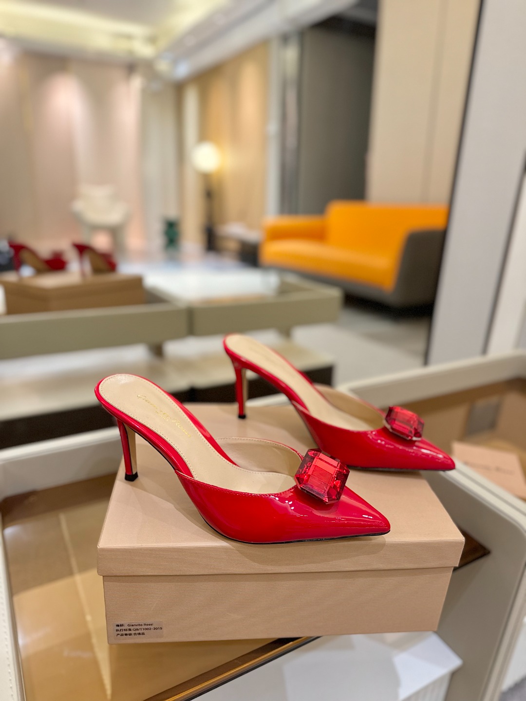 
Gianvito rossi 👠
2025新款拖鞋
 原版开发 顶级版本 代购品质 
一双超美的大宝石