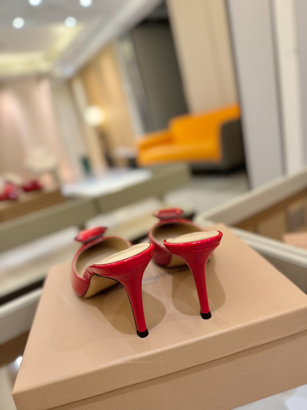 
Gianvito rossi 👠
2025新款拖鞋
 原版开发 顶级版本 代购品质 
一双超美的大宝石