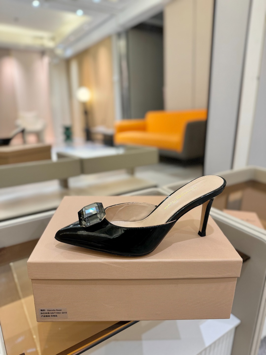 
Gianvito rossi 👠
2025新款拖鞋
 原版开发 顶级版本 代购品质 
一双超美的大宝石