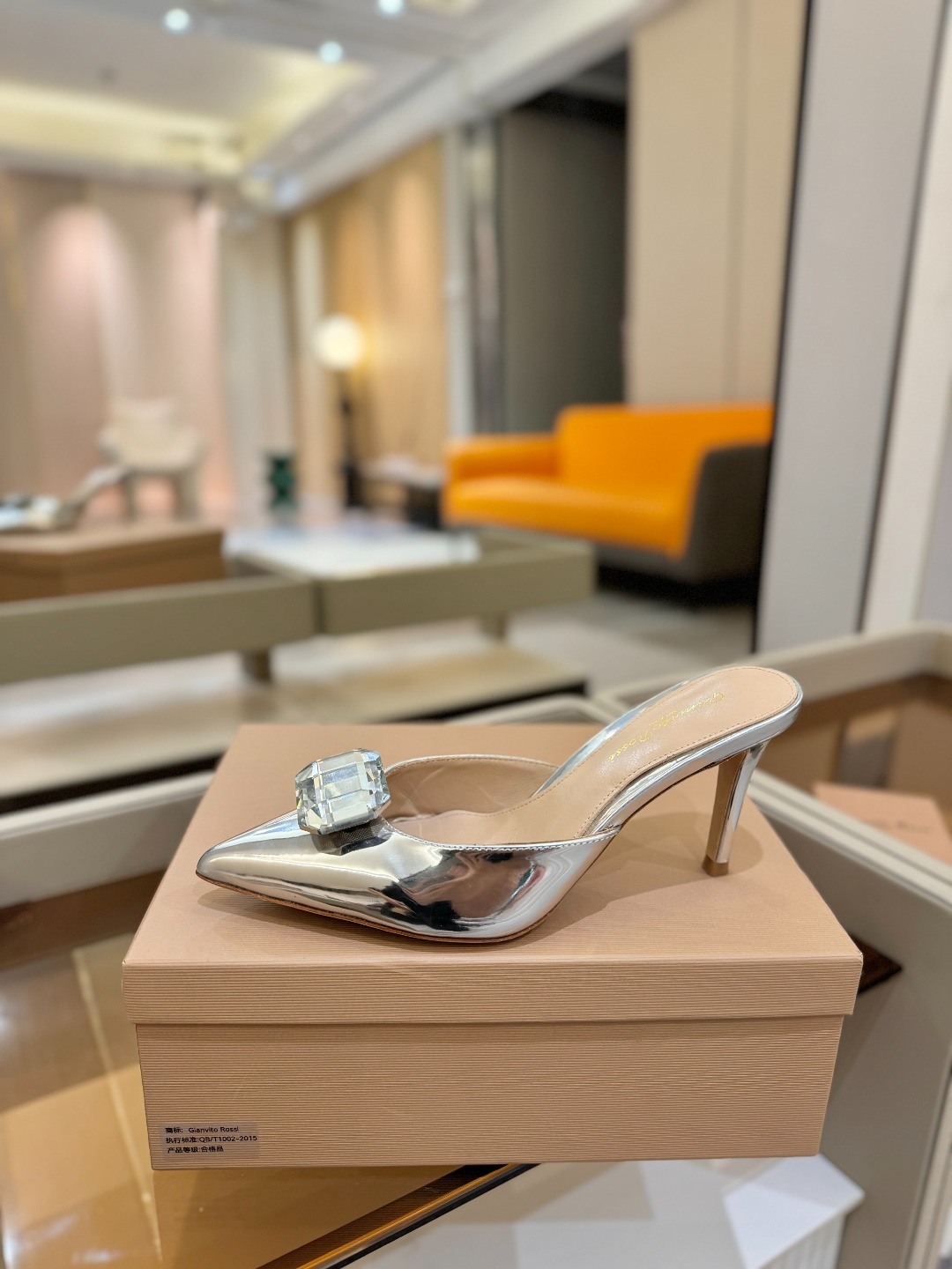 
Gianvito rossi 👠
2025新款拖鞋
 原版开发 顶级版本 代购品质 
一双超美的大宝石
