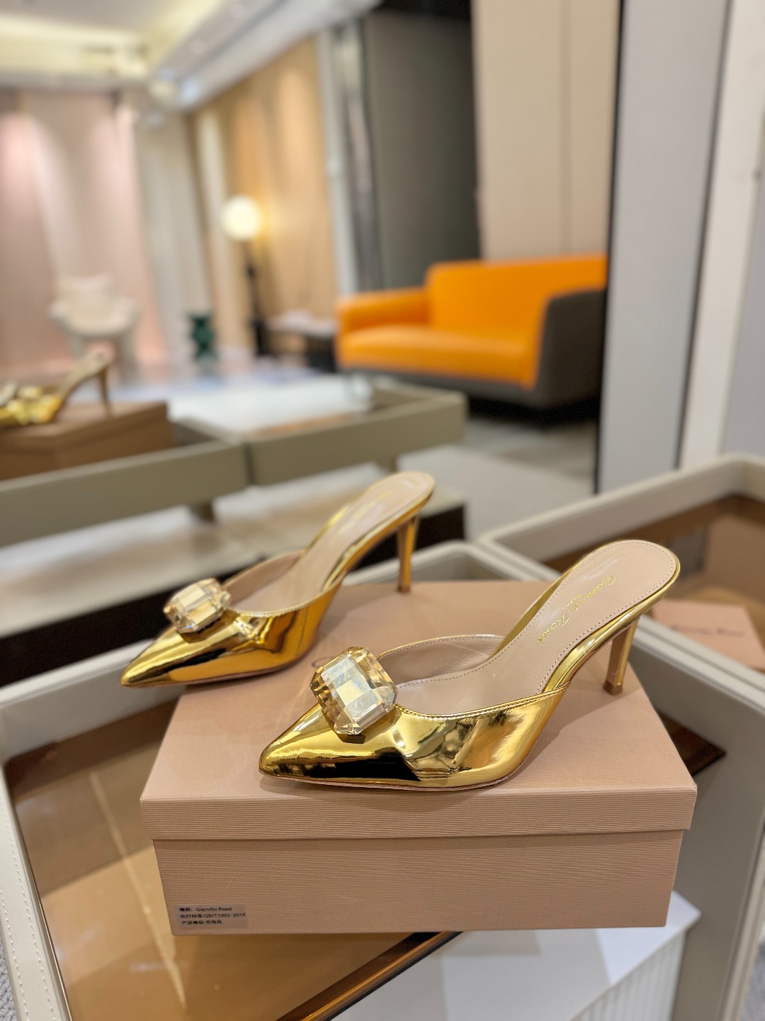 
Gianvito rossi 👠
2025新款拖鞋
 原版开发 顶级版本 代购品质 
一双超美的大宝石